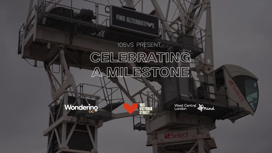 105 Victoria Street franchit une étape importante avec une cérémonie de couronnement et une célébration communautaire