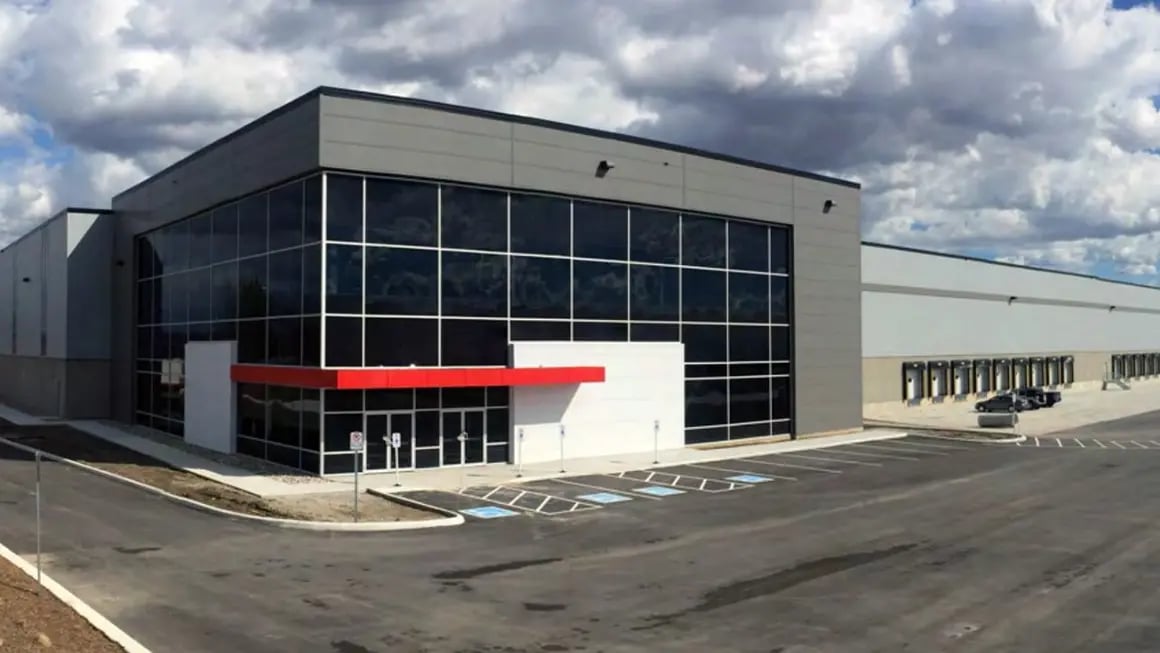 Green Street News : BGO acquiert un vaste centre de distribution à Halton Hills pour 140 M$