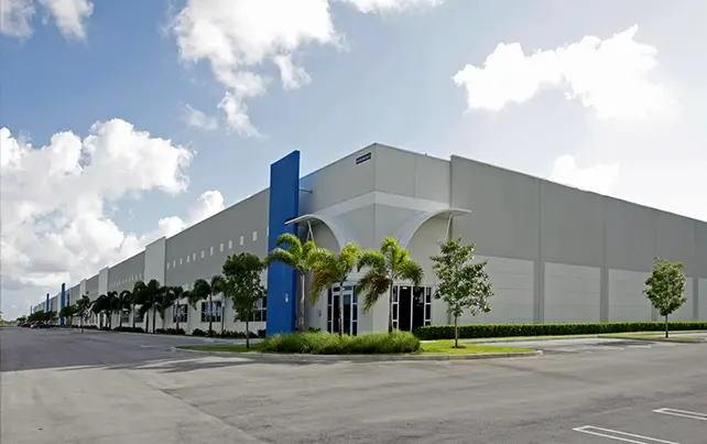 AVE Aviation & Commerce Center